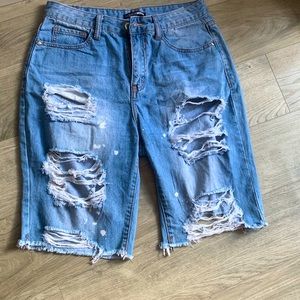 Short Fashion Nova ripped jeans